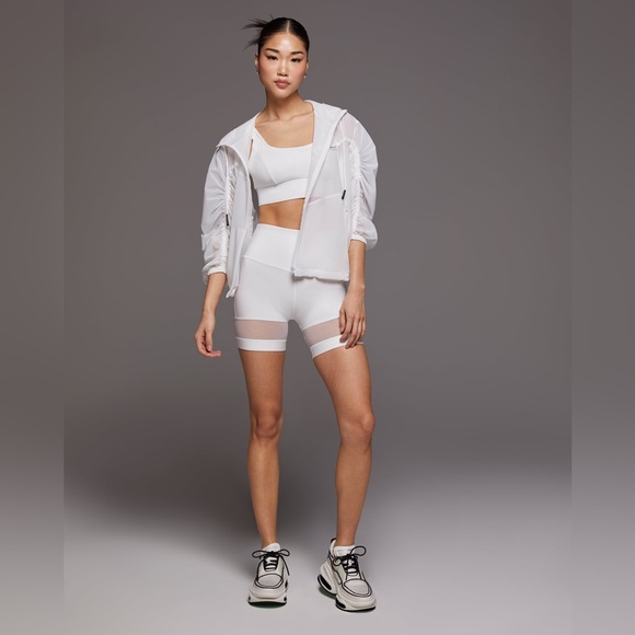 NWT*** Michi Carbon 38 Psyloque Short White Small - Picture 1 of 12